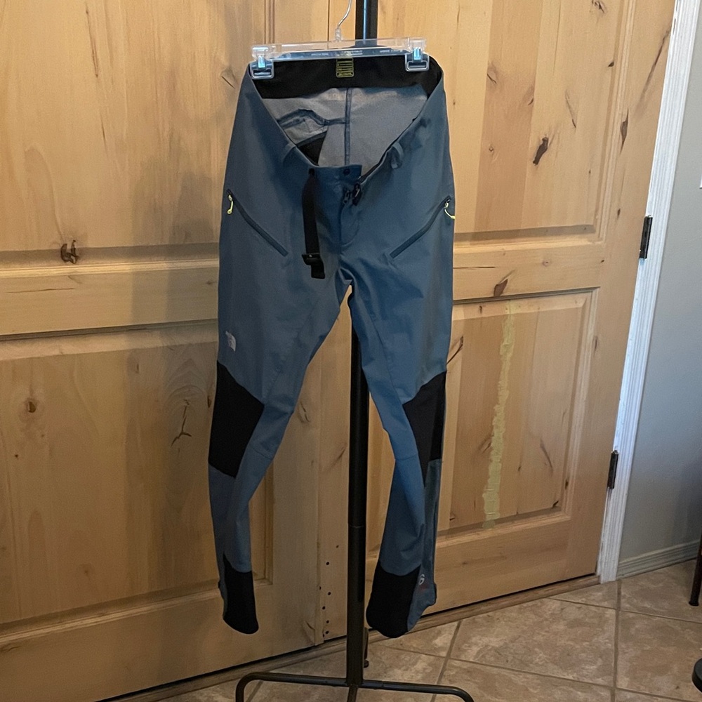 The North Face Men’s Summit Series – lightweight-Soft Shell Pants